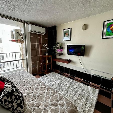 Isla Verde Modern Apartment With Pool Сан Хуан Екстериор снимка