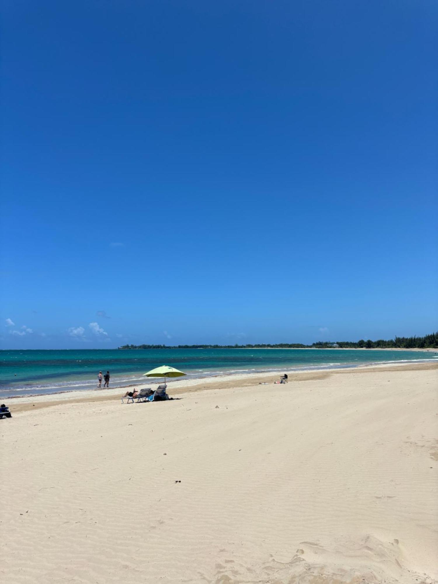Isla Verde Modern Apartment With Pool Сан Хуан Екстериор снимка