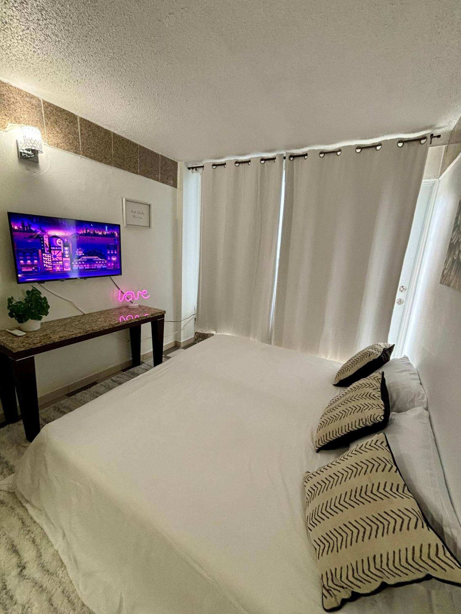 Isla Verde Modern Apartment With Pool Сан Хуан Екстериор снимка
